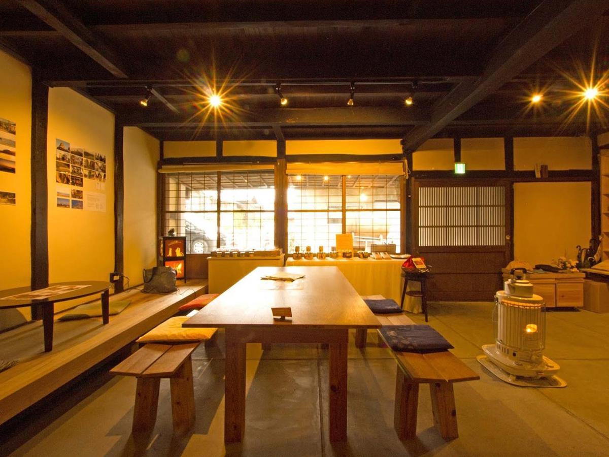 Hostel & Tatami Bar Uchikobare -内子晴れ- Εξωτερικό φωτογραφία