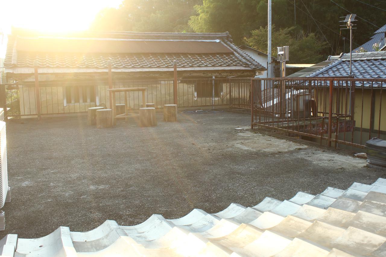 Hostel & Tatami Bar Uchikobare -内子晴れ- Εξωτερικό φωτογραφία